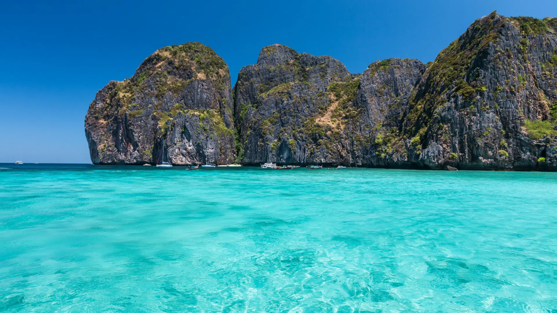 Turquoise water and limestone cliffs of Maya Bay, Koh Phi Phi, Thailand